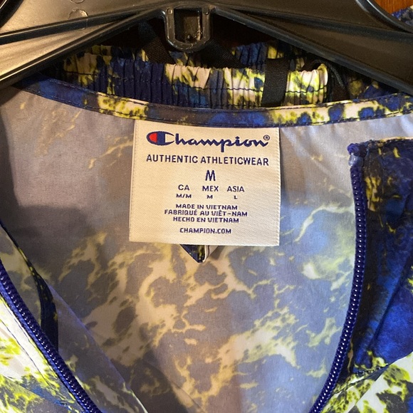 CHAMPION WIND BREAKER TWO PIECE OUTFIT‼️🔥ONLY WORE ONCE. - Picture 4 of 10